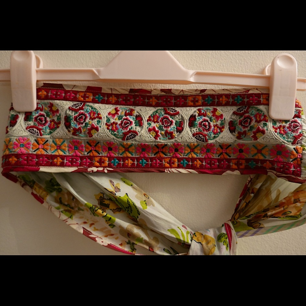Colorful embroidered tie belt
